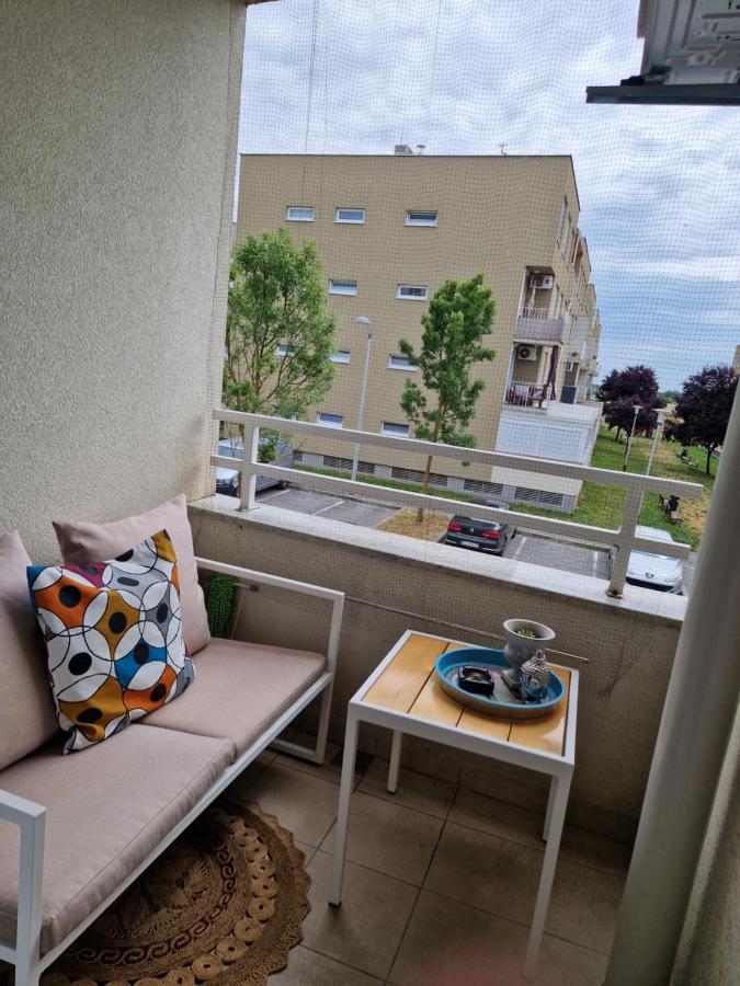 Rose Apartment *